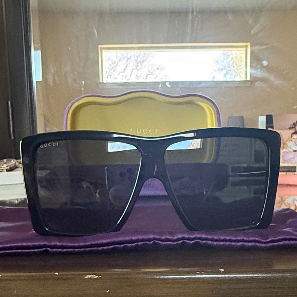 Gucci Black Oversized Square Sunglasses with Dark Lenses